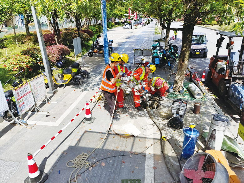  安源UV-CIPP紫外光固化修复